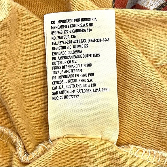 Rolling Stones Yellow Graphic Band Tee Women’s Medium 100% Cotton - Picture 8 of 8